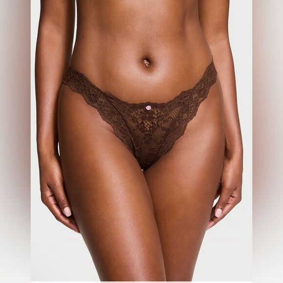 NWT- FALL 2025 VICTORIA’S SECRET DREAM ANGELS
Lace Brazilian Panty- size MEDIUM - Picture 3 of 8